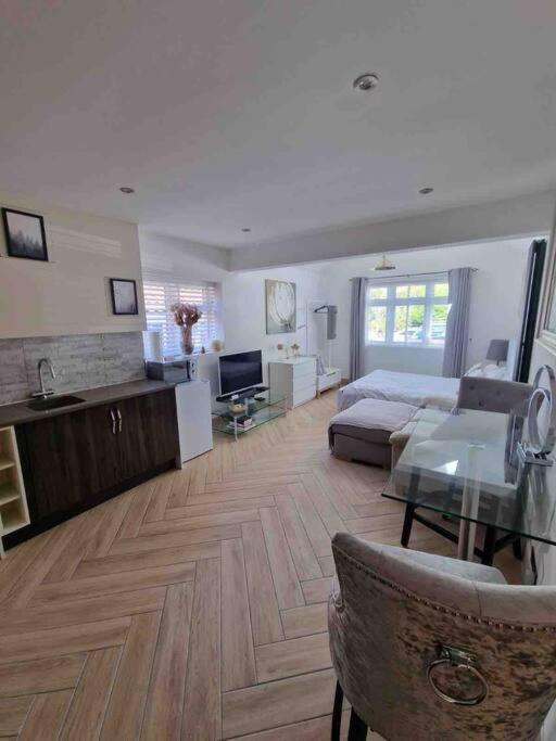 Lovely Studio Annex In Lilliput Poole Exteriér fotografie