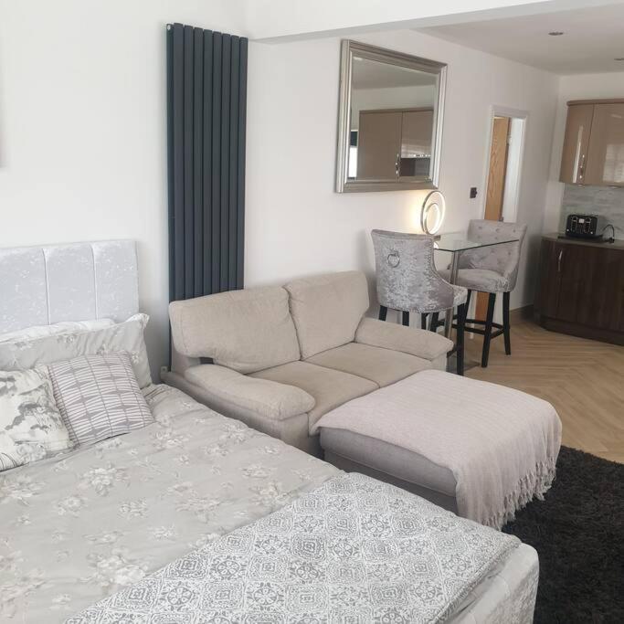 Lovely Studio Annex In Lilliput Poole Exteriér fotografie