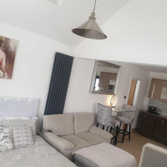Lovely Studio Annex In Lilliput Poole Exteriér fotografie